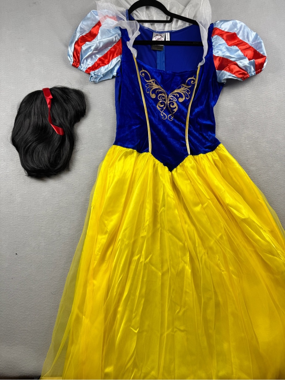 Snow White Costume Dress & Wig Set Size S/M Halloween Leg Avenue Princess